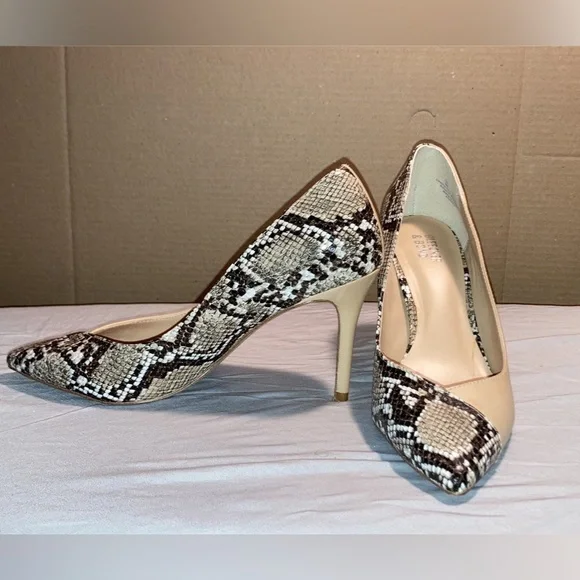 Women’s Bleecker&Bond Heels - Picture 1 of 5